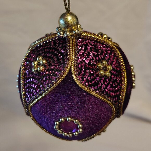 Lot of 12 Various Purple Christmas Ornaments - Picture 4 of 8